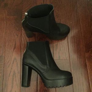 Steve Madden Platform Black Leather Bootie (8)